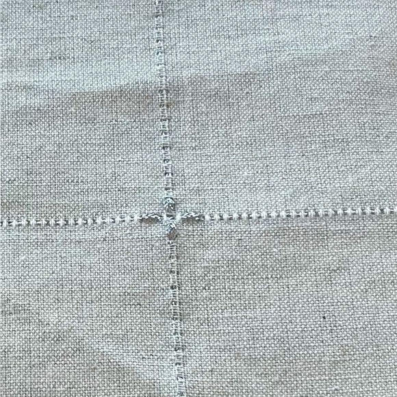 Tablecloth - Picture 4 of 4